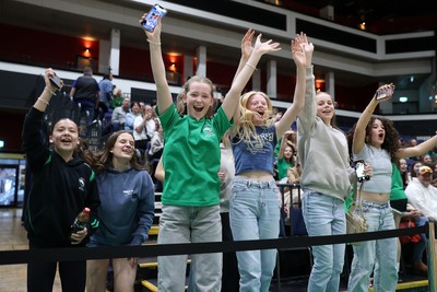 050425 - Cardiff Dragons v Manchester Thunder - Netball Super League - Fans