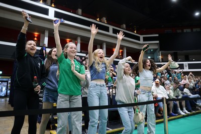 050425 - Cardiff Dragons v Manchester Thunder - Netball Super League - Fans