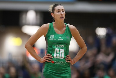 050425 - Cardiff Dragons v Manchester Thunder - Netball Super League - Jacqui Newton of Cardiff Dragons