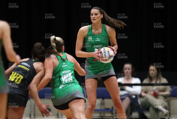 050425 - Cardiff Dragons v Manchester Thunder - Netball Super League - Georgia Rowe of Cardiff Dragons