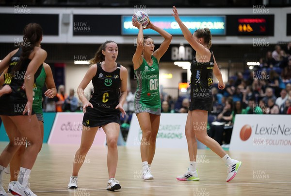 050425 - Cardiff Dragons v Manchester Thunder - Netball Super League - Jacqui Newton of Cardiff Dragons