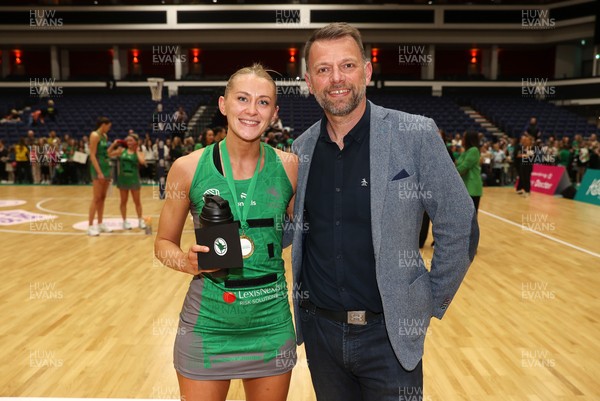 050425 - Cardiff Dragons v Manchester Thunder - Netball Super League - 