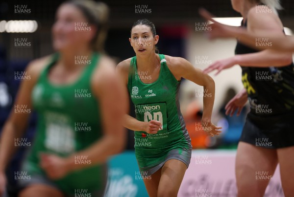 050425 - Cardiff Dragons v Manchester Thunder - Netball Super League - Jacqui Newton of Cardiff Dragons