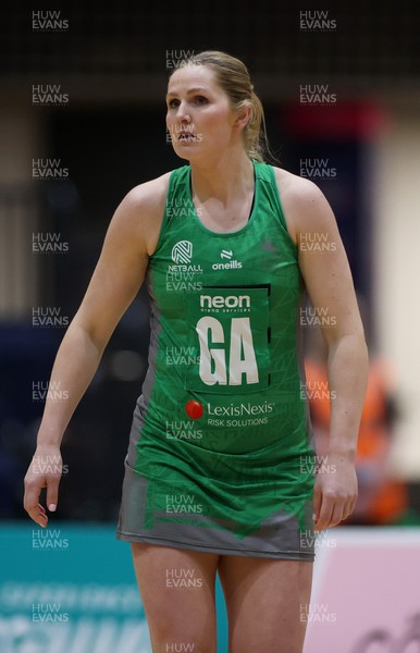 050425 - Cardiff Dragons v Manchester Thunder - Netball Super League - Chelsea Beard of Cardiff Dragons
