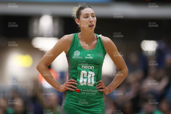 050425 - Cardiff Dragons v Manchester Thunder - Netball Super League - Jacqui Newton of Cardiff Dragons