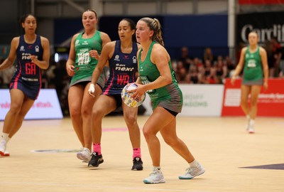 160525 - Cardiff Dragons v Nottingham Forest - Netball Super League - Bethan Dyke of Cardiff Dragons