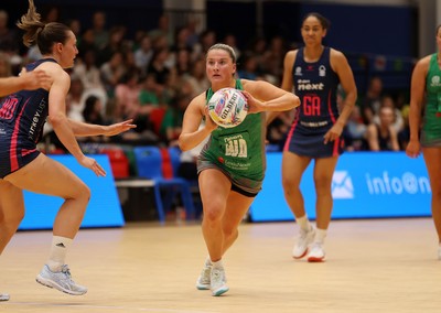 160525 - Cardiff Dragons v Nottingham Forest - Netball Super League - Bethan Dyke of Cardiff Dragons