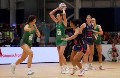 160525 - Cardiff Dragons v Nottingham Forest - Netball Super League - Jacqui Newton of Cardiff Dragons