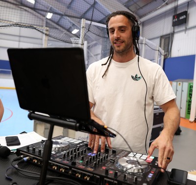160525 - Cardiff Dragons v Nottingham Forest - Netball Super League - DJ Josh Navidi