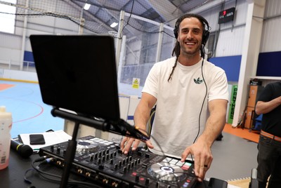 160525 - Cardiff Dragons v Nottingham Forest - Netball Super League - DJ Josh Navidi