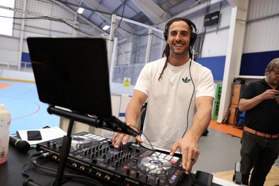 160525 - Cardiff Dragons v Nottingham Forest - Netball Super League - DJ Josh Navidi