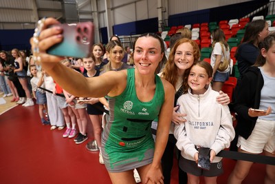 160525 - Cardiff Dragons v Nottingham Forest - Netball Super League - Elle McDonald of Cardiff Dragons