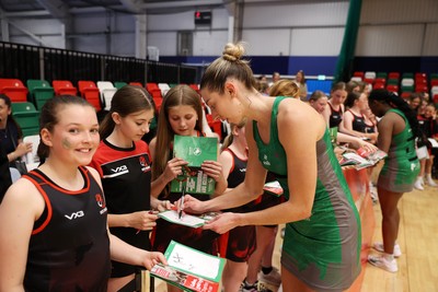 160525 - Cardiff Dragons v Nottingham Forest - Netball Super League - Jacqui Newton of Cardiff Dragons