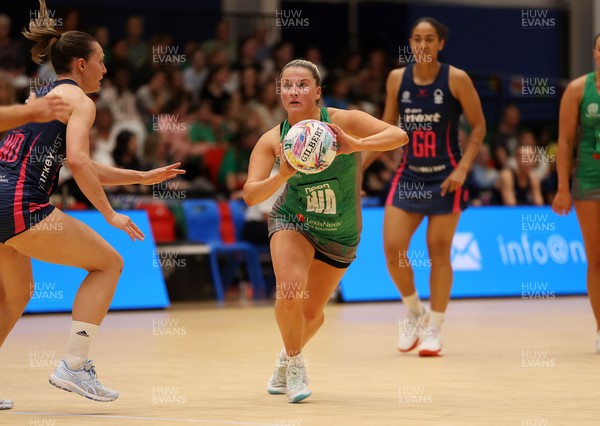 160525 - Cardiff Dragons v Nottingham Forest - Netball Super League - Bethan Dyke of Cardiff Dragons