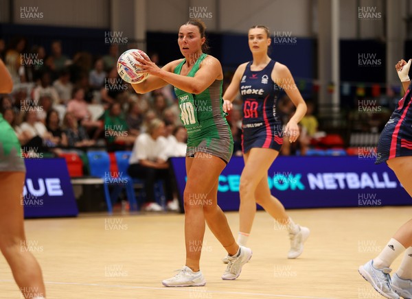 160525 - Cardiff Dragons v Nottingham Forest - Netball Super League - Elle McDonald of Cardiff Dragons