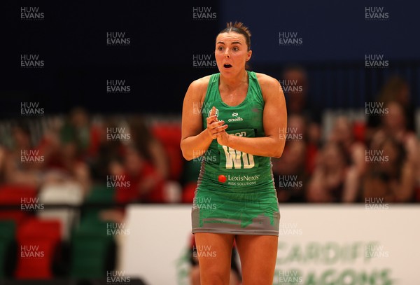 160525 - Cardiff Dragons v Nottingham Forest - Netball Super League - Elle McDonald of Cardiff Dragons