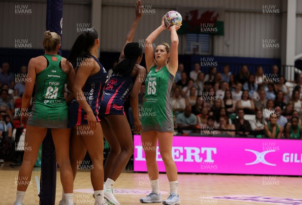 160525 - Cardiff Dragons v Nottingham Forest - Netball Super League - Chelsea Beard of Cardiff Dragons