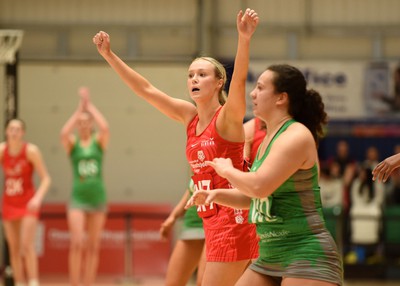 260424 - Cardiff Dragons v Strathclyde Sirens - Vitality Netball Super League - Emma Love of Strathclyde Sirens