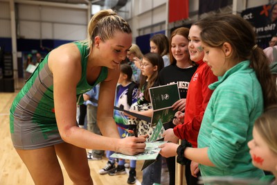 260424 - Cardiff Dragons v Strathclyde Sirens - Vitality Netball Super League - 