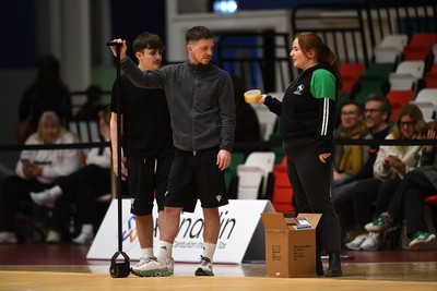 220225 - Cardiff Dragons v Birmingham Panthers - Netball Super League - play is suspended whilst the pitch is relayed due to an issue