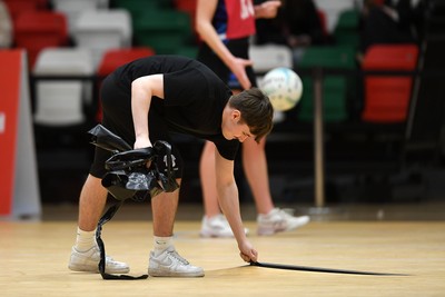 220225 - Cardiff Dragons v Birmingham Panthers - Netball Super League - play is suspended whilst the pitch is relayed due to an issue