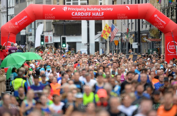 011023 - Principality Cardiff Half Marathon - 