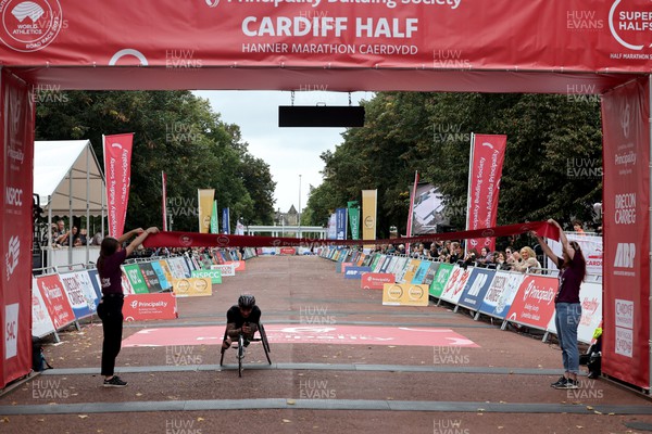 011023 - Principality Building Society Cardiff Half Marathon 2023 - Winner of the men's wheelchair race Josh Hartley