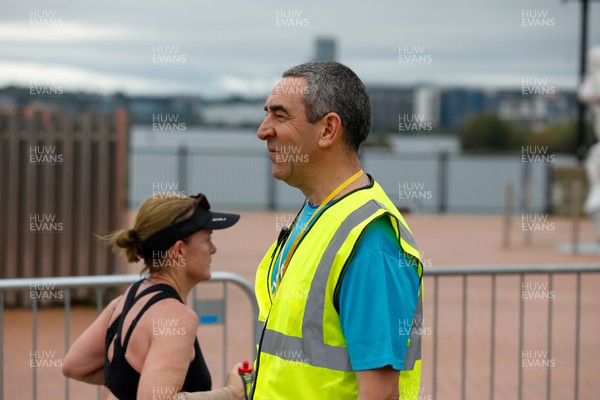 011023 - Principality Building Society Cardiff Half Marathon 2023 - Cardiff Bay - Volunteer Extra Miler