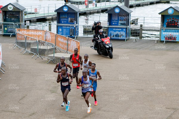 011023 - Principality Building Society Cardiff Half Marathon 2023 - Cardiff Bay - Leaders of the men's race led by eventual winner Vincent Mutai