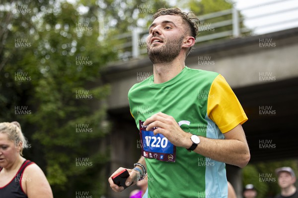 011023 - Principality Building Society Cardiff Half Marathon 2023 - Roath Park and Lake - 