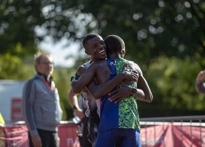 061019 - Cardiff Half Marathon -   Second placed Shadrack Kimining and winner Leonard Langat