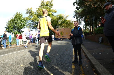 061019 - Cardiff University Cardiff Half Marathon - Runners pass Roath Park Lake