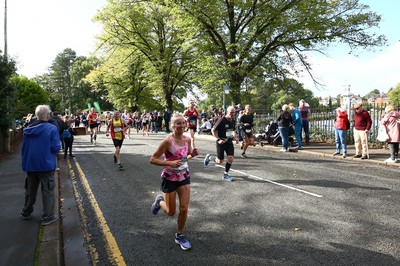 061019 - Cardiff University Cardiff Half Marathon - Runners pass Roath Park Lake