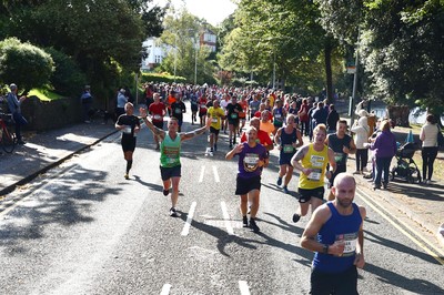 061019 - Cardiff University Cardiff Half Marathon - Runners pass Roath Park Lake