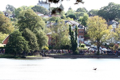 061019 - Cardiff University Cardiff Half Marathon - Runners pass Roath Park Lake