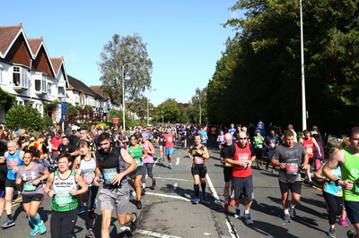 061019 - Cardiff University Cardiff Half Marathon - Runners pass Roath Park Lake