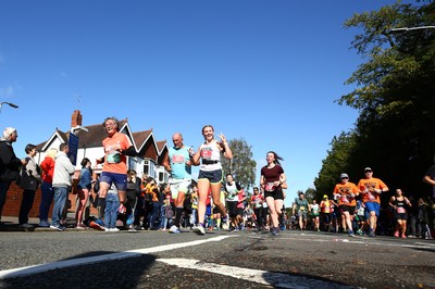 061019 - Cardiff University Cardiff Half Marathon - Runners pass Roath Park Lake