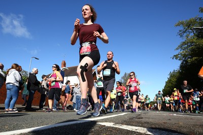 061019 - Cardiff University Cardiff Half Marathon - Runners pass Roath Park Lake