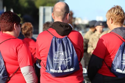 061019 - Cardiff Half Marathon -    Volunteers  at the Cardiff Bay Barrage