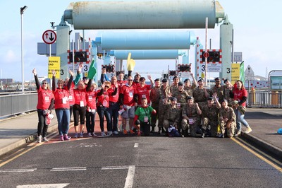 061019 - Cardiff Half Marathon -    Volunteers  at the Cardiff Bay Barrage