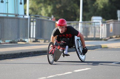 061019 - Cardiff Half Marathon -    Wheelchair athletes at the Cardiff Bay Barrage