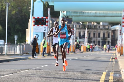 061019 - Cardiff Half Marathon -   Evans Cheruiyot at the Cardiff Bay Barrage