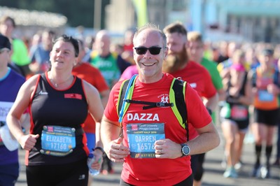 061019 - Cardiff Half Marathon -    Runners at the Cardiff Bay Barrage