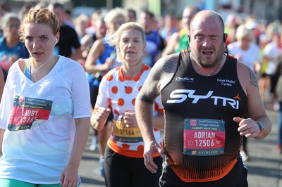 061019 - Cardiff Half Marathon -    Runners at the Cardiff Bay Barrage