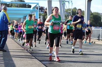 061019 - Cardiff Half Marathon -    Runners at the Cardiff Bay Barrage