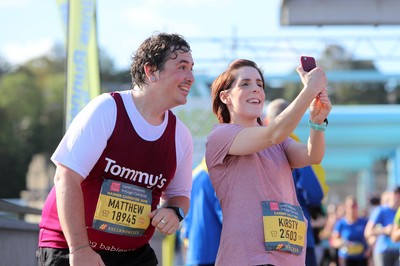 061019 - Cardiff Half Marathon -    Runners at the Cardiff Bay Barrage