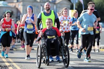 061019 - Cardiff Half Marathon -    Runners at the Cardiff Bay Barrage