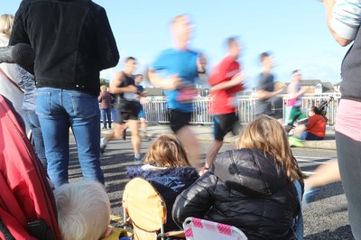 061019 - Cardiff Half Marathon -    Runners at the Cardiff Bay Barrage