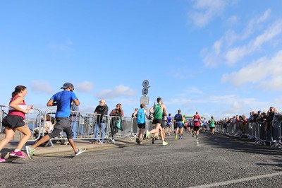 061019 - Cardiff Half Marathon -    Runners at the Cardiff Bay Barrage