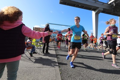 061019 - Cardiff Half Marathon -    Runners at the Cardiff Bay Barrage